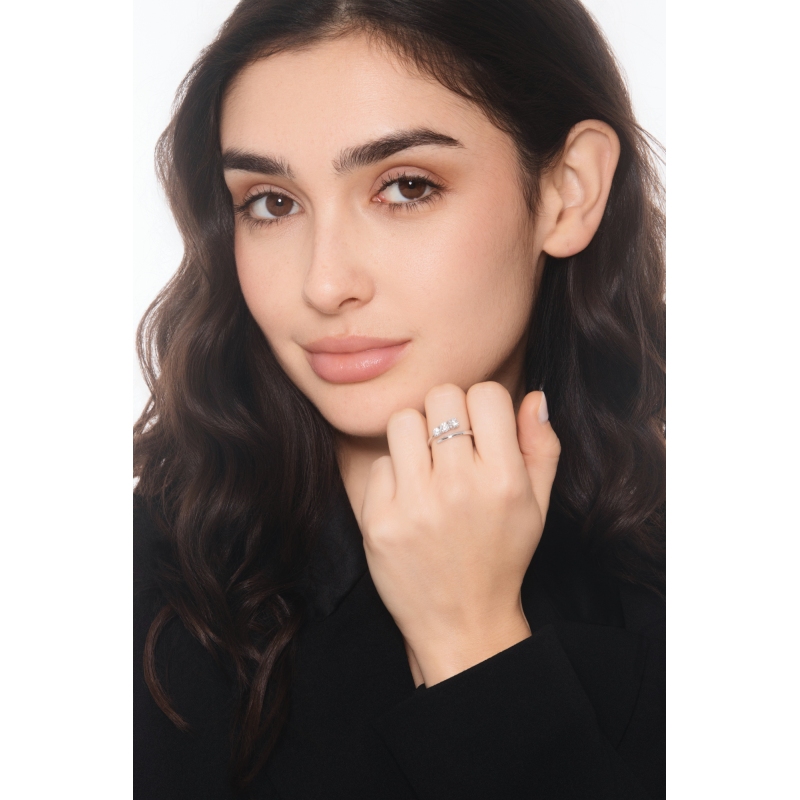 Bague trilogy contrarié en or blanc 18k avec diamants