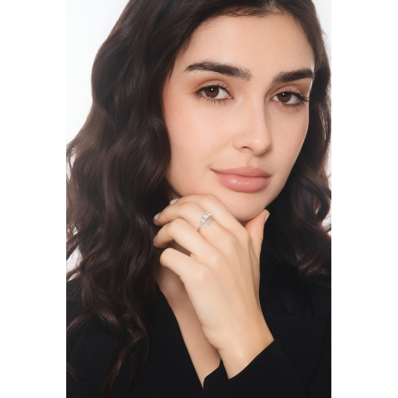 Bague trilogy contrarié en or blanc 750 trois diamants Bague trilogy contrarié en or blanc 750 trois diamants