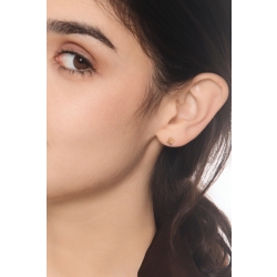 Mono boucle d’oreille en or jaune 18k avec design pyramidal 2