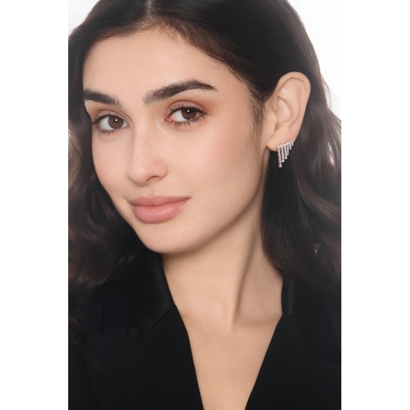 Boucles d’oreilles cascade en or blanc 18k avec diamants