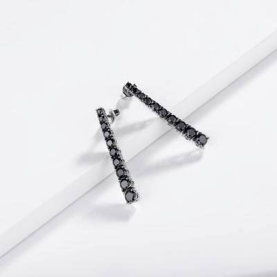 Boucles d oreilles tennis en or blanc 18k avec diamants noirs