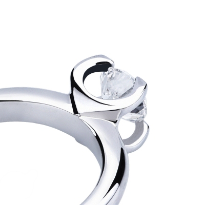 Bague solitaire en or blanc 18k avec diamant IGI 1.00 CT