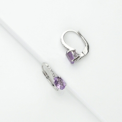 Boucles d'oreilles en or blanc 18k avec améthystes et diamants