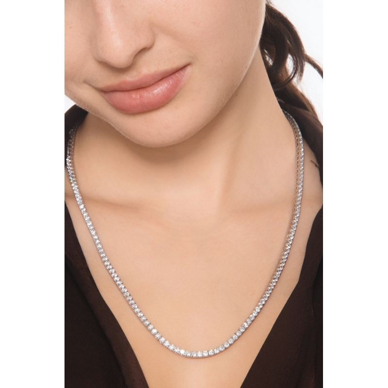 Collier tennis en or blanc 18 carats avec diamant brillant