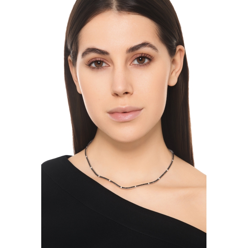 Collier tennis en or 18 carats avec diamants noirs et blancs
