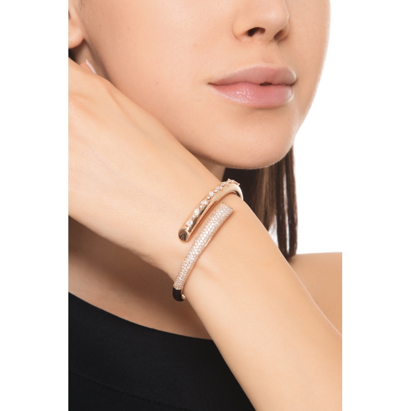Bracelet semi-rigide design en or rose 18k avec diamants