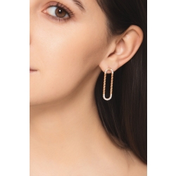 Boucles d oreilles en or rose 18K avec détails diamants 2