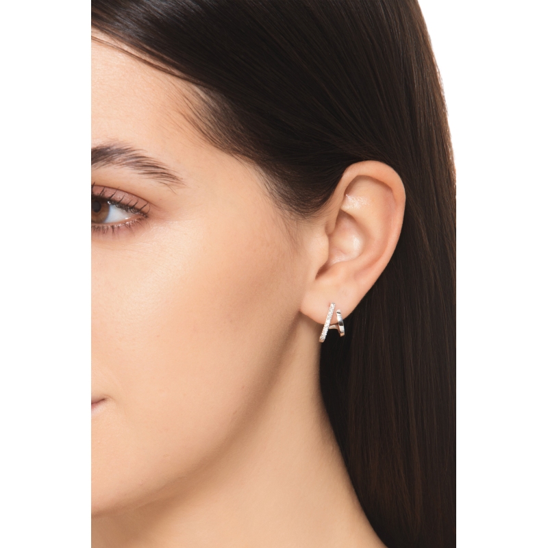 Boucles d’oreilles design en or blanc 18k avec rangée de diamants