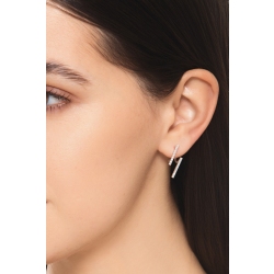 Boucles d’oreilles barrette en or blanc 18k serties de diamants 2