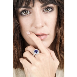 Bague halo avec saphir bleu ovale et diamants 2