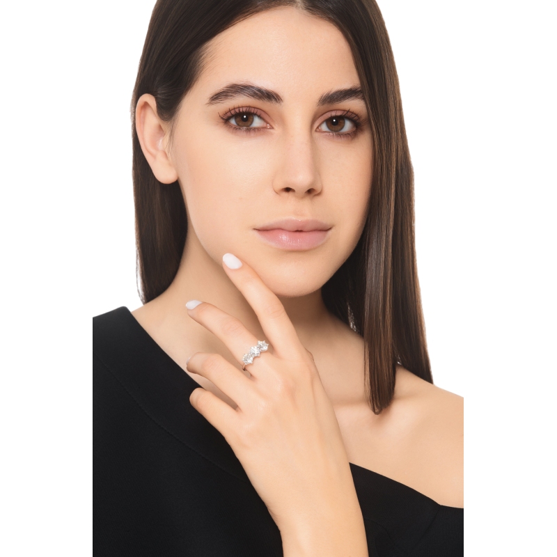 Bague en or blanc 18K avec diamants trilogy ct 3.00