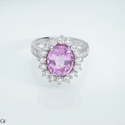Bague halo en or blanc 18k avec saphir rose ovale 