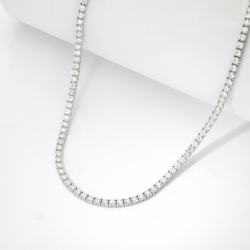 Collier tennis linéaire en or blanc 750 avec diamants