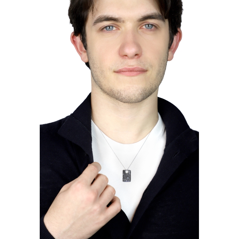 Collier en or blanc 18k avec pendentif en diamants noirs 50 cm