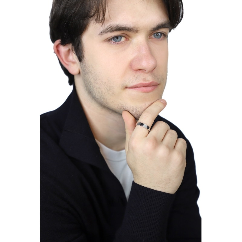 Bague Solitaire Homme en Or Blanc 750 avec Diamant Noir 0.45 ct