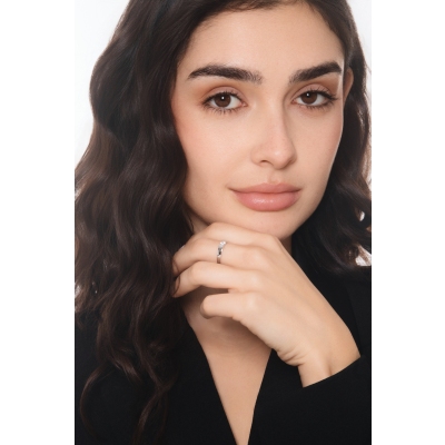 Bague solitaire moderne en or blanc 18k avec diamant 0,20ct