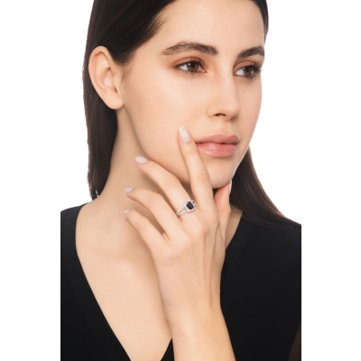 Bague halo en Or Blanc 18k avec Saphir Bleu et Diamants