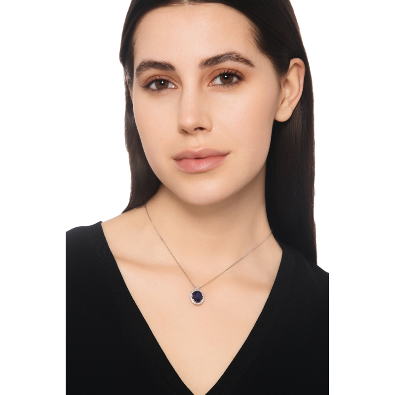 Collier Or Blanc 18k avec saphir bleu 10x8 entouré de diamants