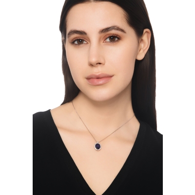 Collier Or Blanc 18k avec saphir bleu 10x8 entouré de diamants