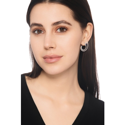 Boucles d’oreilles saphir bleu et diamants en or blanc 18k