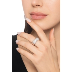 Bague élastique en or blanc 18k avec pavé de diamants 2