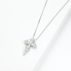 Collier en or blanc 750 avec croix en diamants