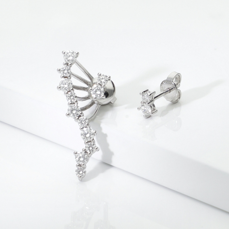 Boucles d’oreilles asymétriques en Or Blanc 18k avec diamants