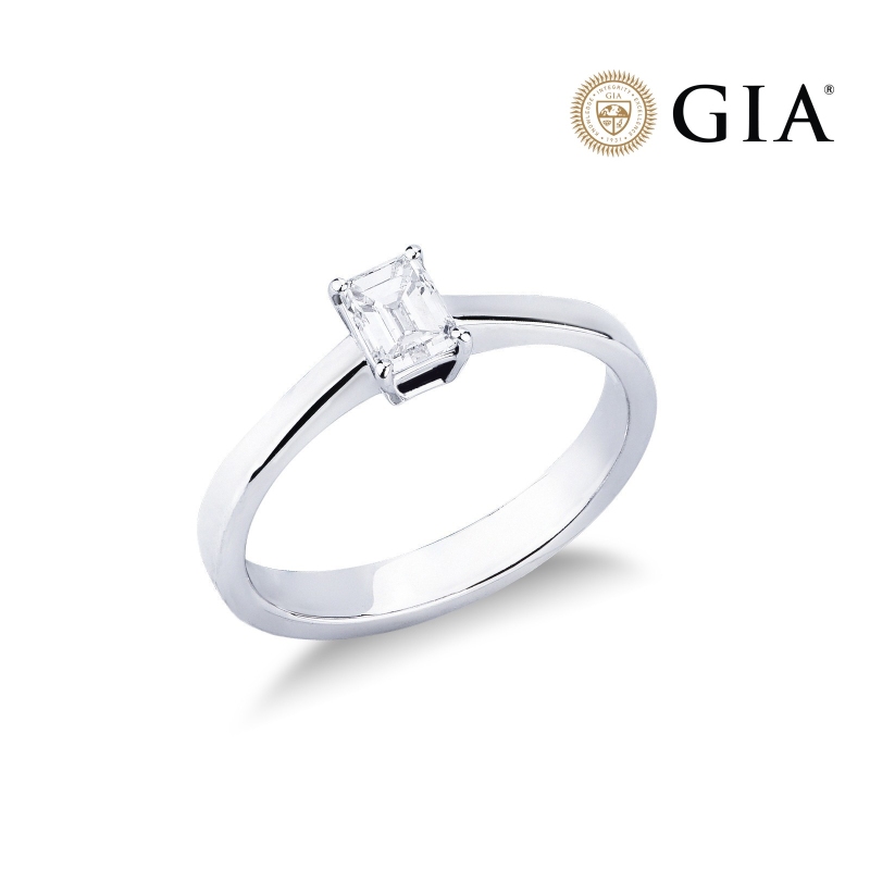 Bague avec diamant taille émeraude 0,50 ct GIA en or blanc 18k