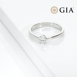 Bague solitaire or blanc 18k diamant ovale GIA 0.30ct