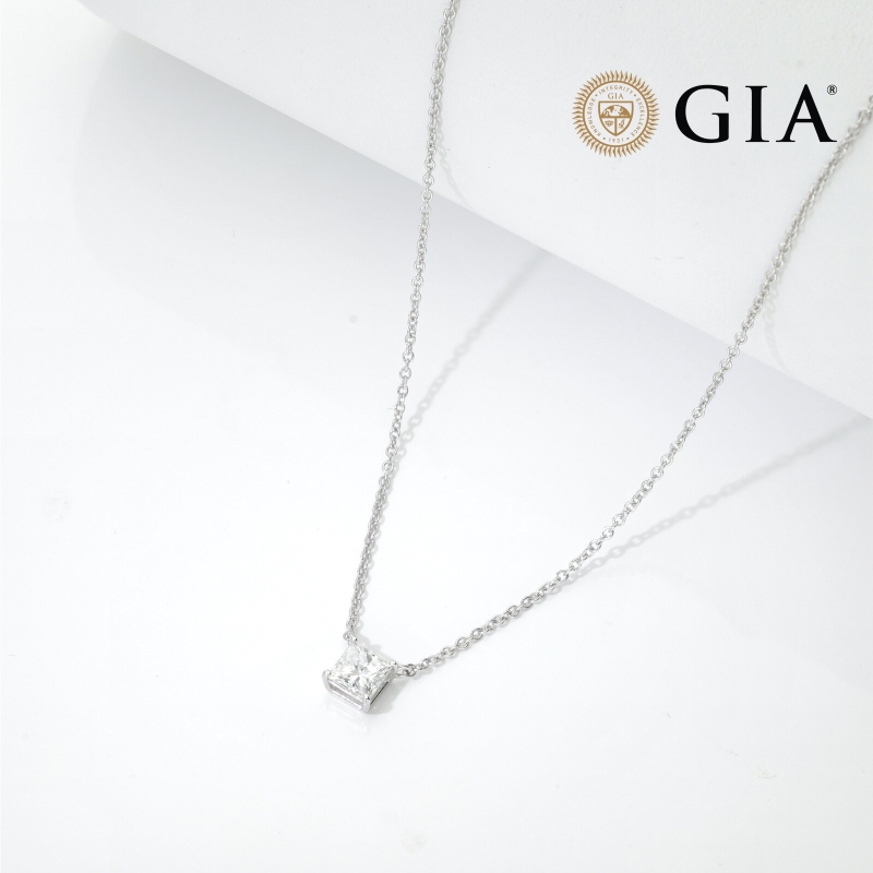 Collier or blanc 18k diamant princess ct 0.70 GIA
