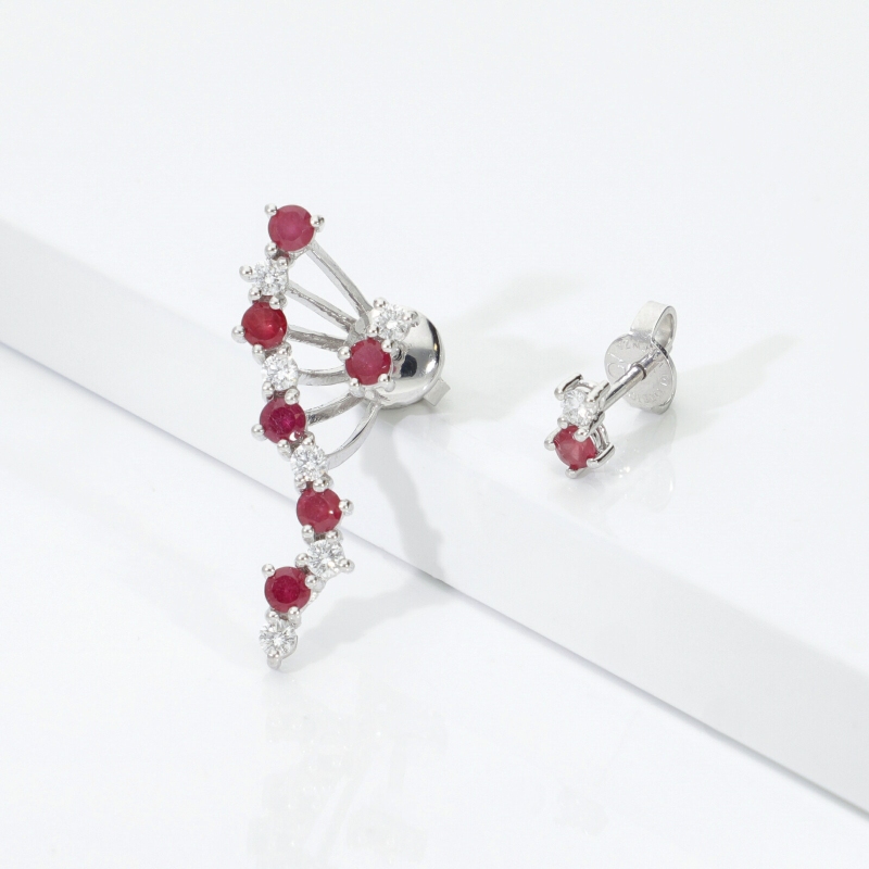 Boucles d’oreilles asymétriques Or Blanc 18k avec rubis et diamants