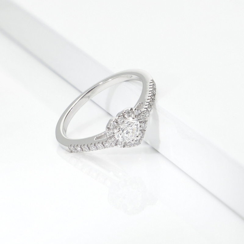 Bague solitaire Or Blanc 18k diamant cœur certifié GIA 0.40 ct