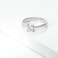 Bague de fiançailles Or Blanc 18k diamant princess GIA 0.70 ct