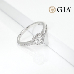 Bague solitaire Or Blanc 18k diamant cœur certifié GIA 0.40 ct
