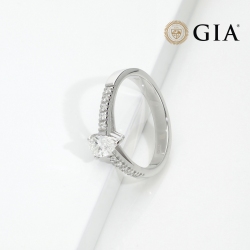 Bague solitaire Or Blanc 18k diamant poire certifié GIA 0.30 ct
