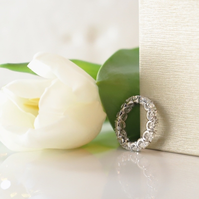 Bague Eternity Or Blanc 18k avec diamants certifiés IGI 0.30 CT