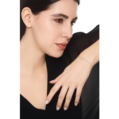 Bracelet avec la lettre I en diamants et or blanc 750