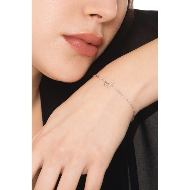 Bracelet avec la lettre I en diamants et or blanc 750