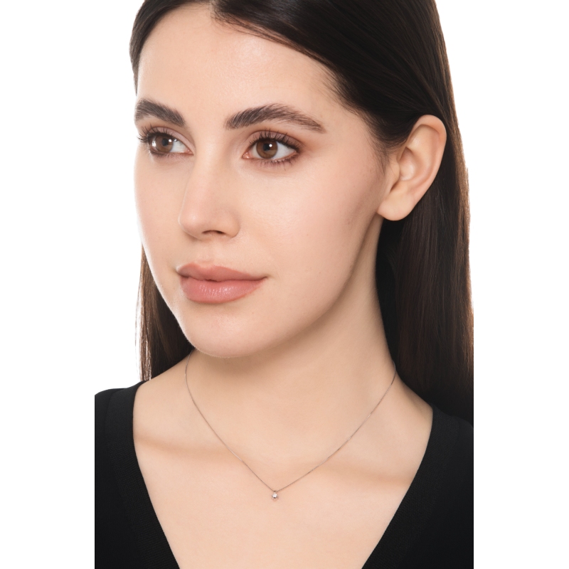 Collier en or blanc 18k serti et diamant