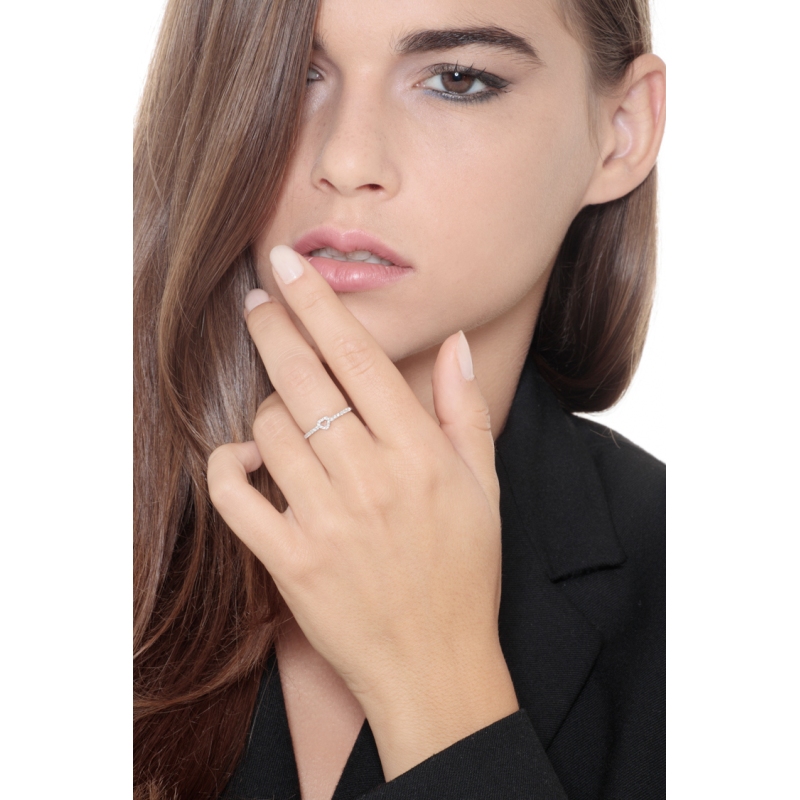 Bague en Or Blanc 18k avec design cœur en diamants