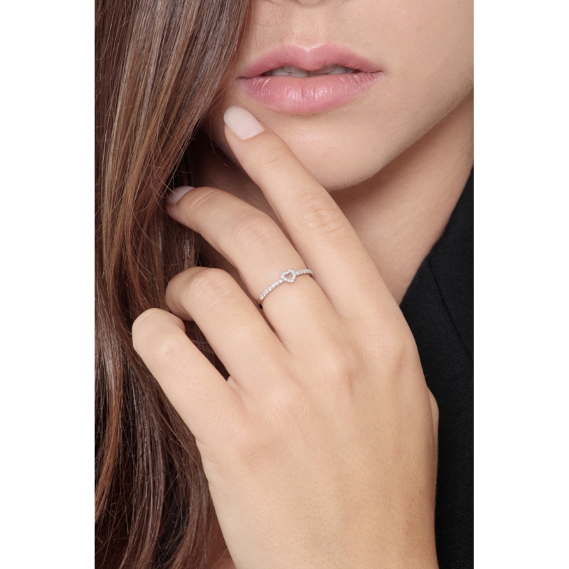 Bague en Or Blanc 18k avec design cœur en diamants