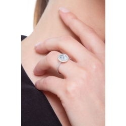 Bague halo en or blanc 18 carats avec aigue-marine  2