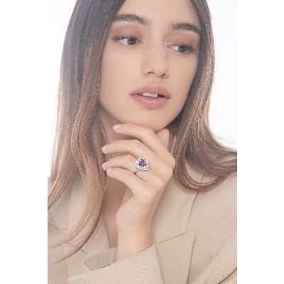 Bague en or blanc 18k avec améthyste