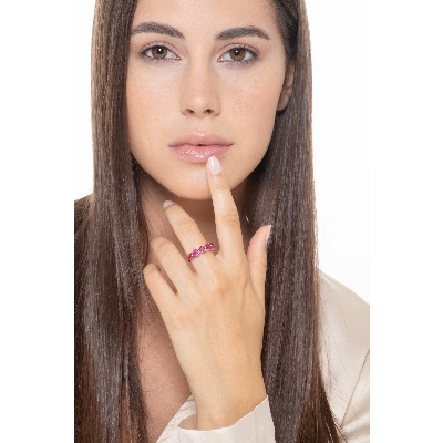 Bague en or blanc 18 carats avec rubis taille cœur