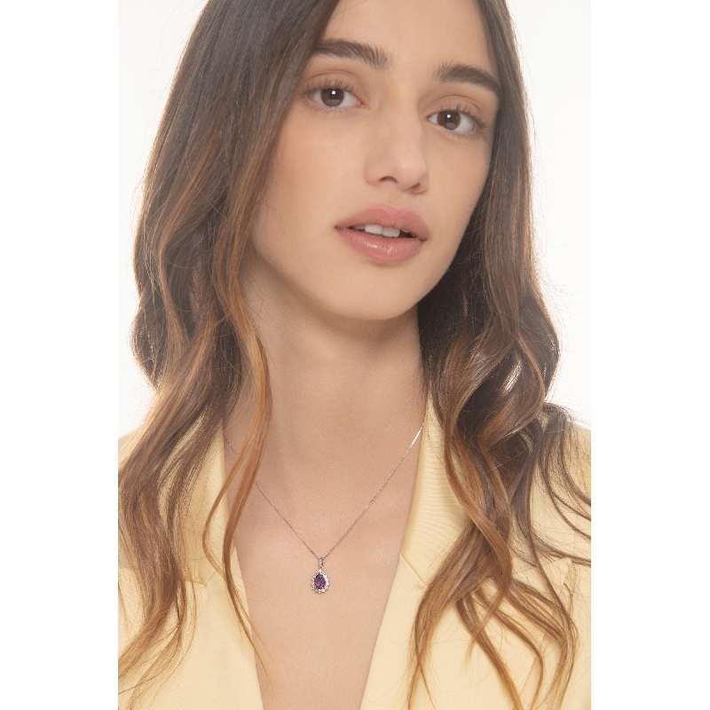 Collier en or blanc 18k avec pendentif en améthyste 