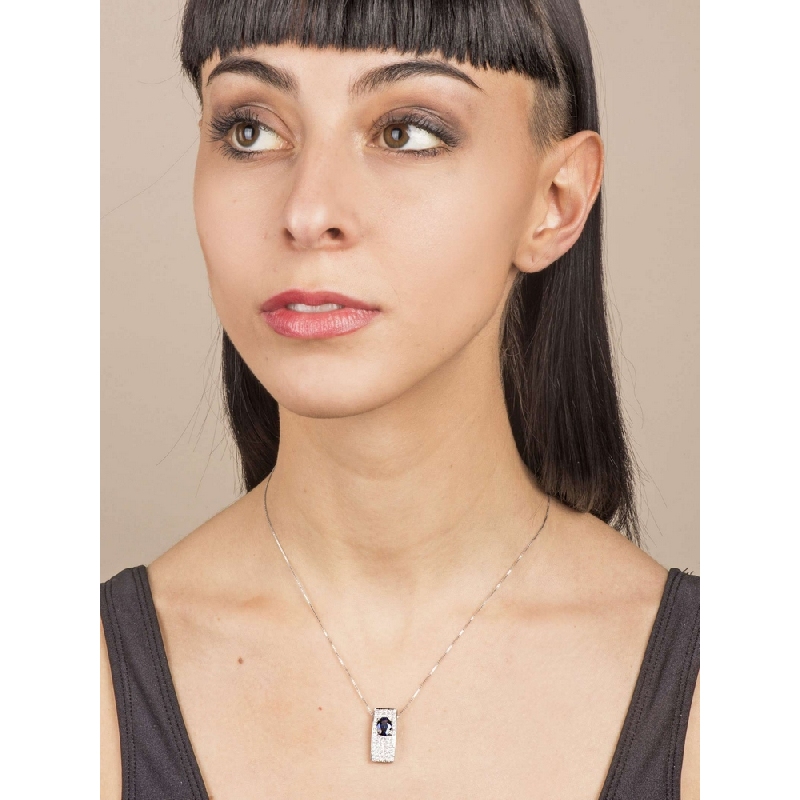 Collier en or blanc 18k avec diamants et saphir bleu Collier en or blanc 18k avec diamants et saphir bleu