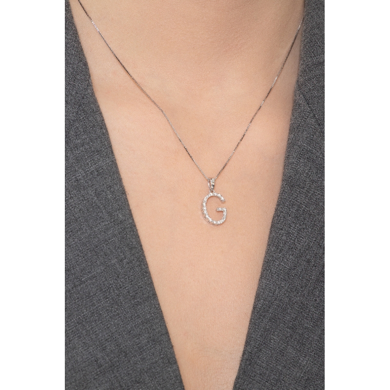 Collier lettre G en or blanc 18 carats avec diamants Collier lettre G en or blanc 18 carats avec diamants