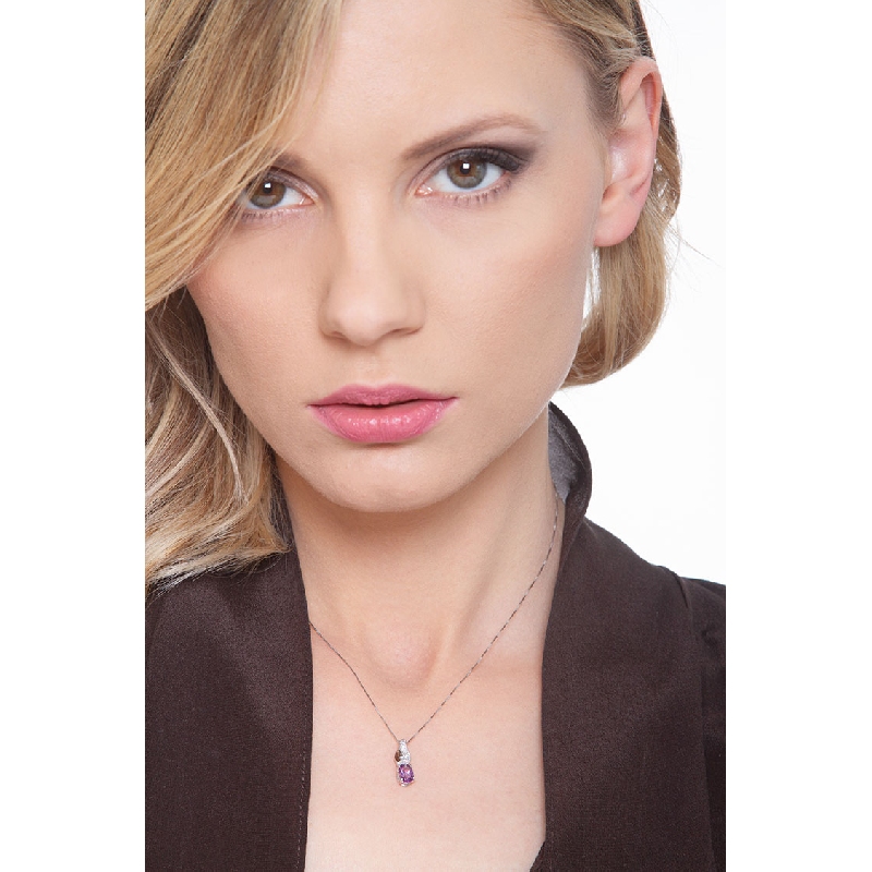 Collier femme en or blanc 18k avec améthyste et diamants Collier femme en or blanc 18k avec améthyste et diamants