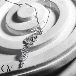 Collier avec pendentif en or blanc 18 ct serti de diamants 2