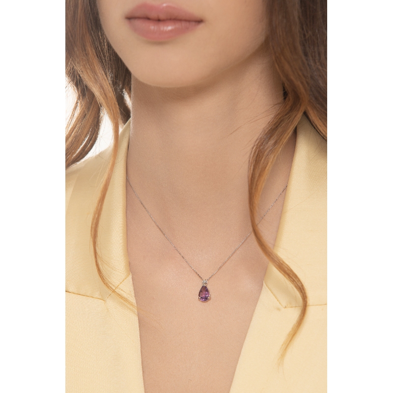 Collier or blanc 18k avec améthyste goutte et diamant Collier or blanc 18k avec améthyste goutte et diamant